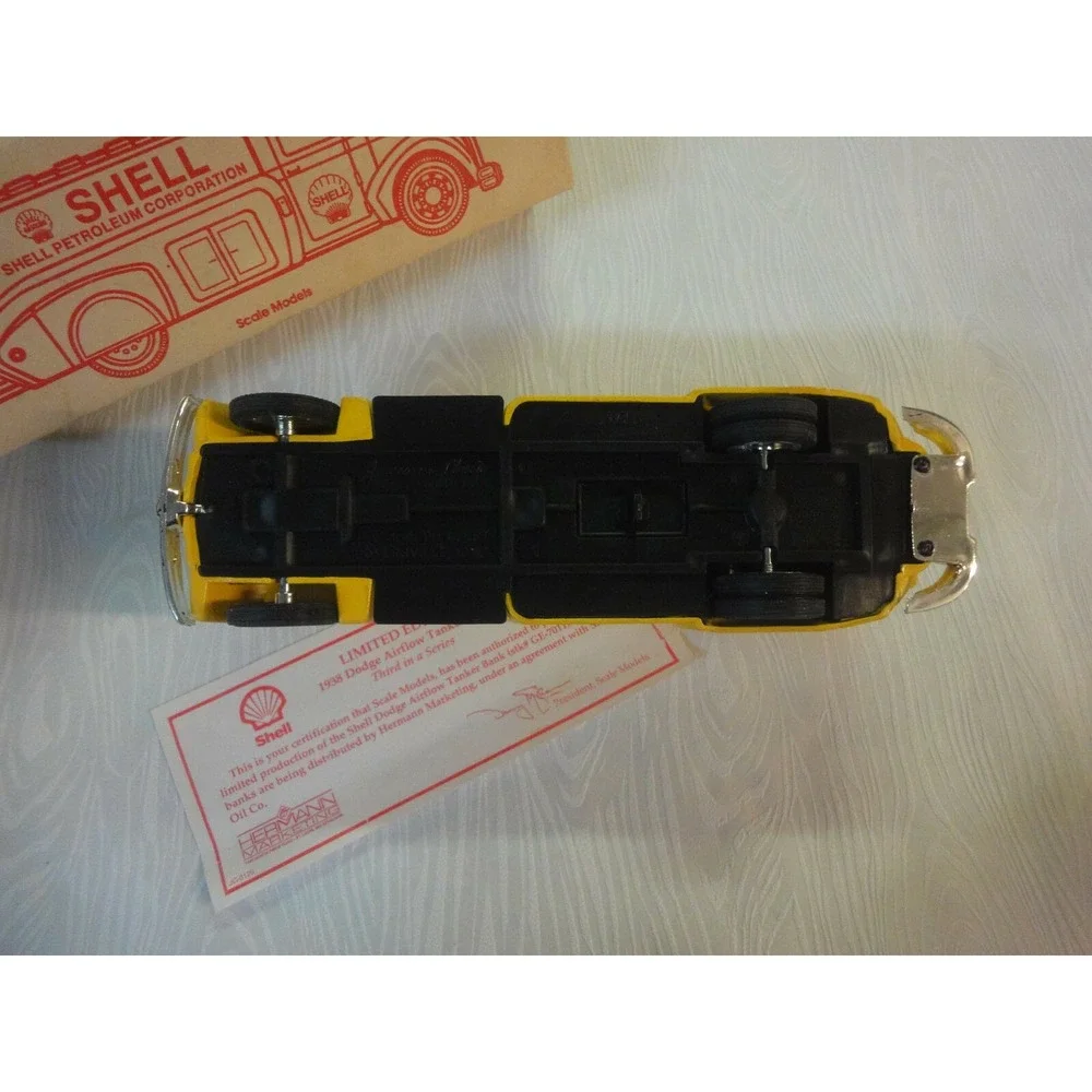 USA MADE SHELL GAS Diecast‎ Scale Models 1938 Yellow Dodge Airflow Tanker Bank